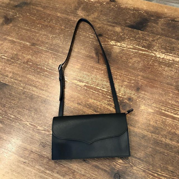 *new item☆***オールドマンズテーラーから素敵すぎるshoulder wallet ☆***