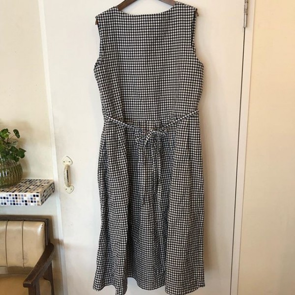 *new item☆***後ろがクロスのワンピース***